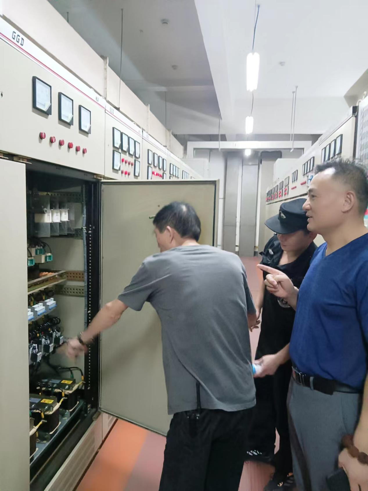 當(dāng)好商城安全“守夜人”！錢江商城開展安全夜查行動