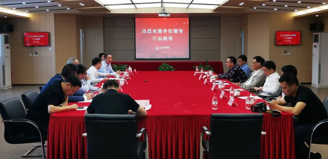 省委常委、統(tǒng)戰(zhàn)部部長(zhǎng)熊建平蒞臨集團(tuán)調(diào)研