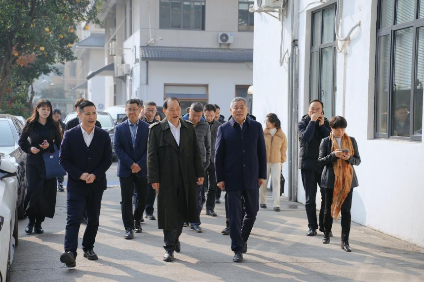 市政協(xié)黨組副書記、副主席許明一行赴律威調(diào)解中心調(diào)研