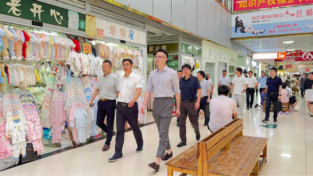 繃緊“安全弦”，把好“節(jié)前關(guān)”！拱墅區(qū)區(qū)領(lǐng)導(dǎo)蒞臨錢江商城開展節(jié)前安全生產(chǎn)檢查